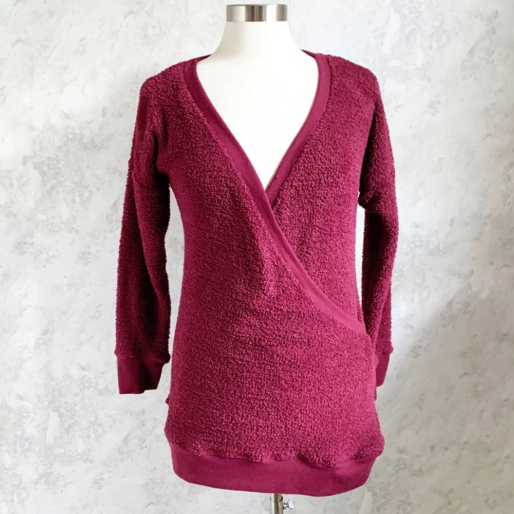 A Pea in the Pod Maternity Nursing Fleece Sweater